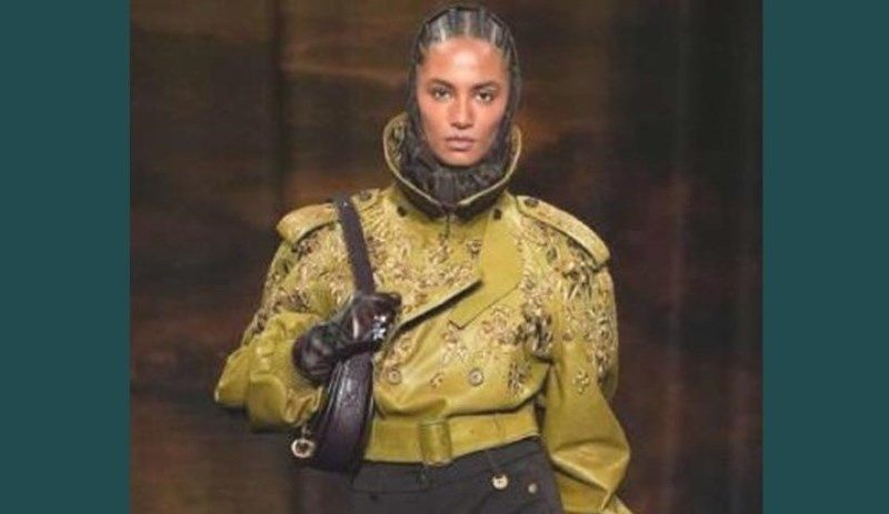 -  Burberry 2025-2026:   