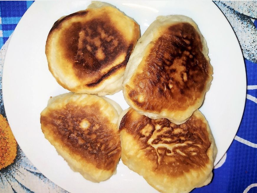 Пышные оладьи на кефире: просто, быстро и вкусно