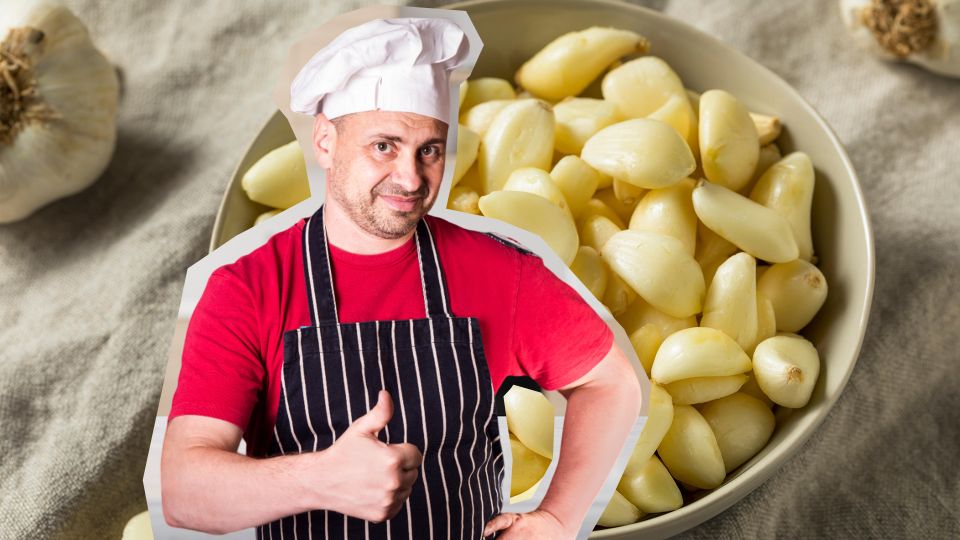 Как быстро почистить чеснок без ножа: три хитрости от шеф-поваров