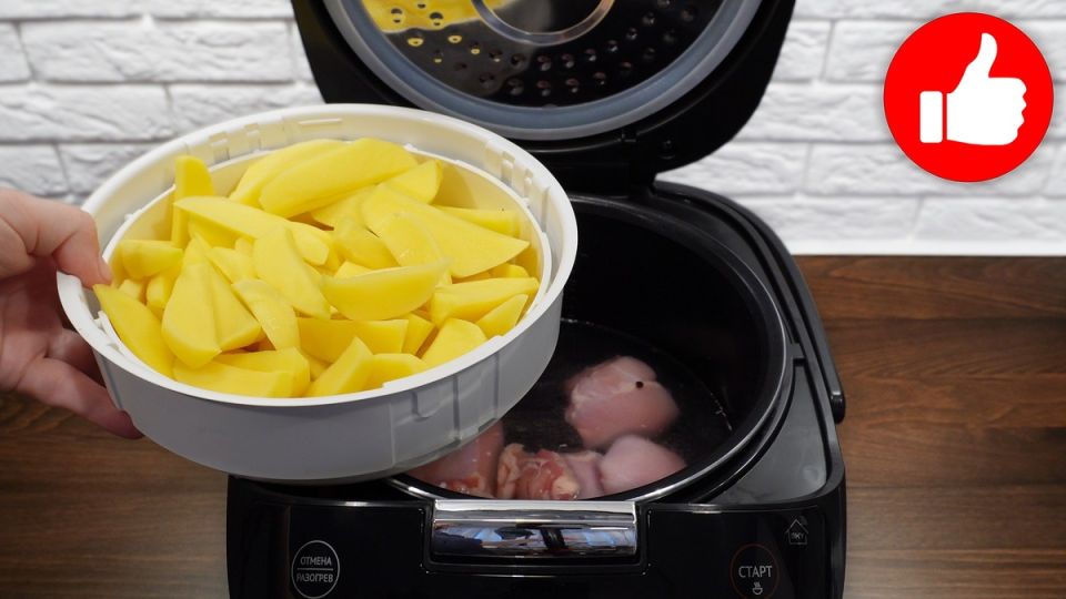 Сочетание нежного куриного мяса и легкой картошки на пару