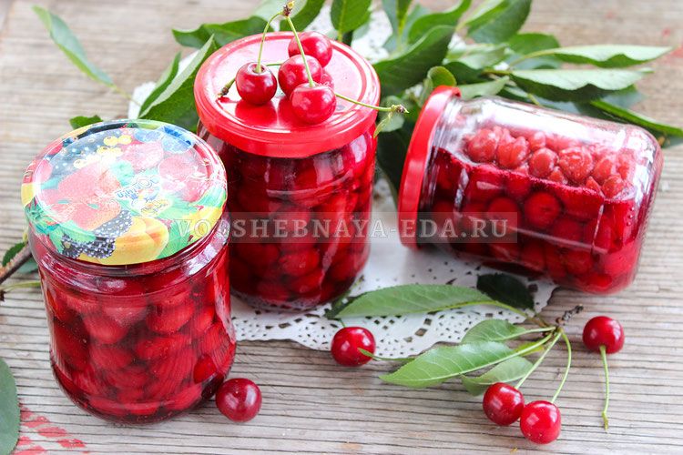 Вкус зимы: как подготовить вишню в собственном соку без косточек