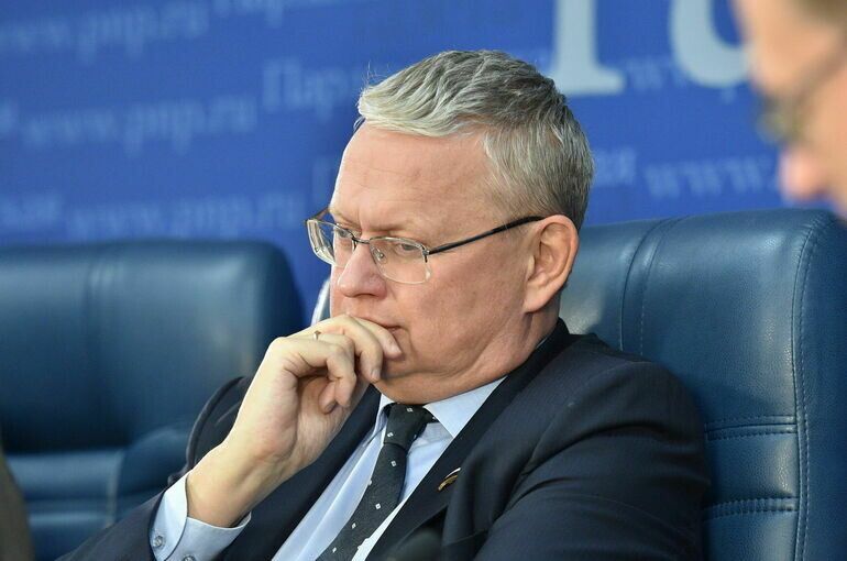 Власти рассматривают повышение штрафов за служебные злоупотребления