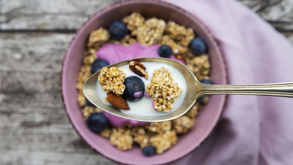 Мюсли или гранола: выбираем полезный завтрак