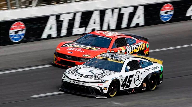 Долгожданное урегулирование: NASCAR достигает соглашения с командами 23XI и Front Row