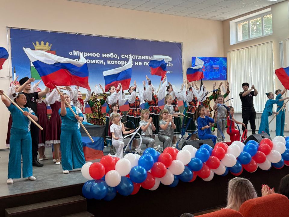 Мария Костюк: В День России начала рабочую поездку в Донецкую Народную Республику, в наш подшефный Амвросиевский район