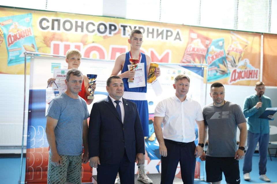 Настоящий спортивный праздник! Именно таким стал Всероссийский юношеский турнир по боксу «Шолом–2025» памяти Почетного гражданина ЕАО Льва Григорьевича Тойтмана, который проходил с 26 по 29 июня в Биробиджане в ФОК «Воин»