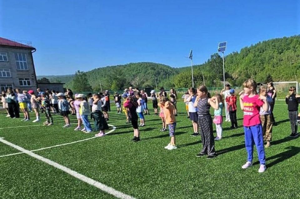 Более 2,6 тыс. детей примут пришкольные площадки и форпосты в ЕАО на второй летней смене