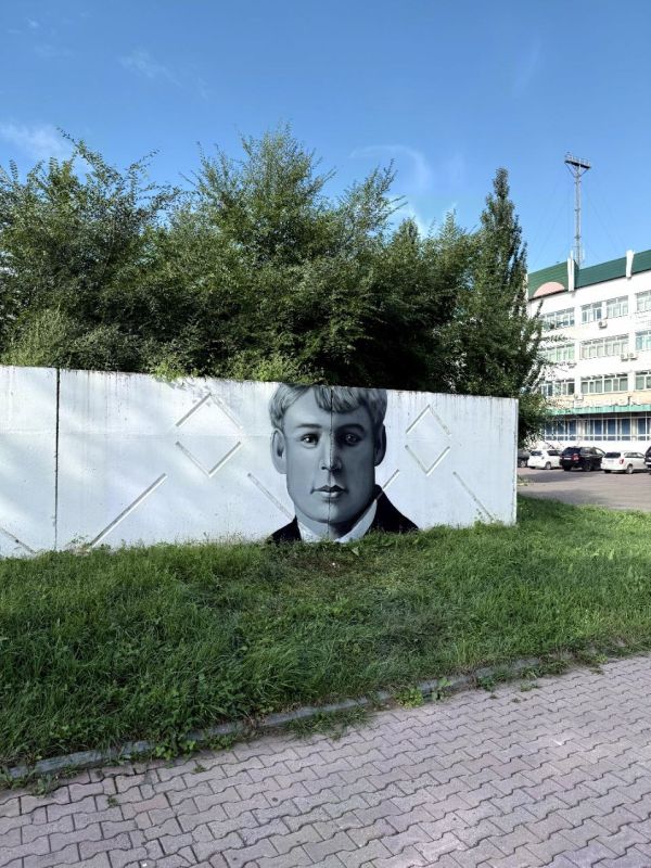 В Биробиджане изображения писателей украсят общественные пространства города