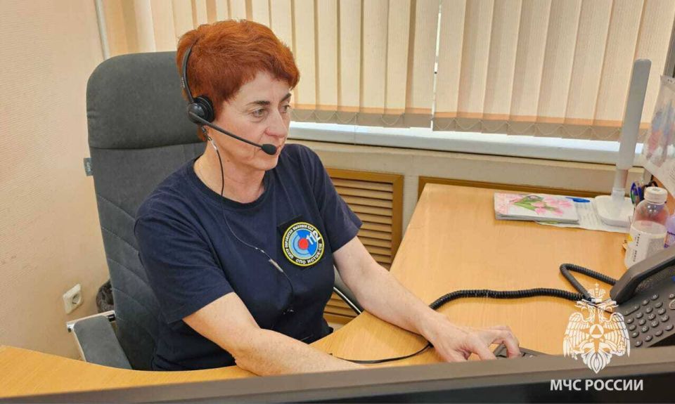 - Алло! Вы меня слышите? Помогите! Мне срочно нужна помощь!!!!