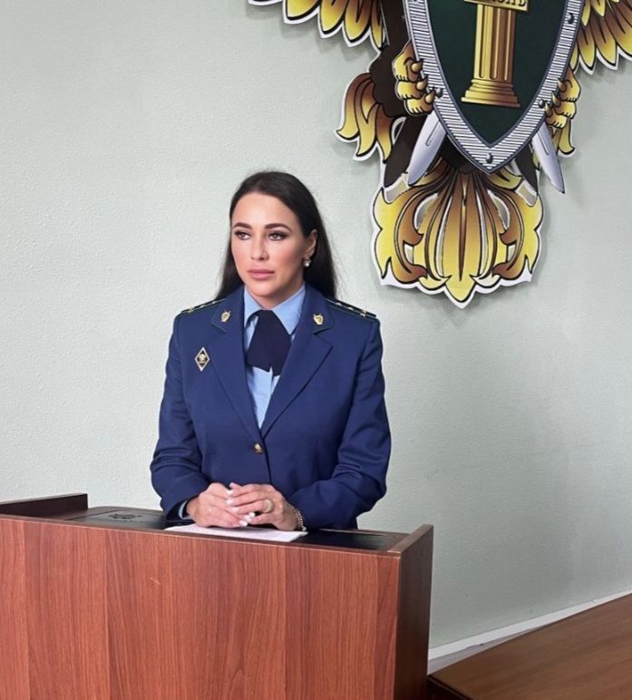 По иску прокурора г. Биробиджана на администрацию возложена обязанность оборудовать тротуаром автомобильную дорогу общего пользования по ул.Стяжкина областного центра