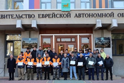 Губернатор ЕАО Мария Костюк передала новую технику учреждениям образования, здравоохранения и жилищно-коммунального хозяйства