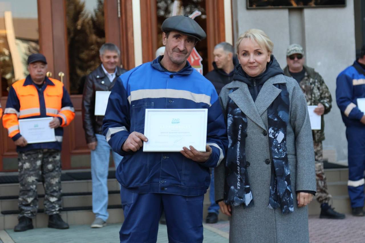 Десятки единиц новой техники пополнили автопарк профильных служб ЕАО Десятки единиц новой техники пополнили автопарк профильных служб ЕАО