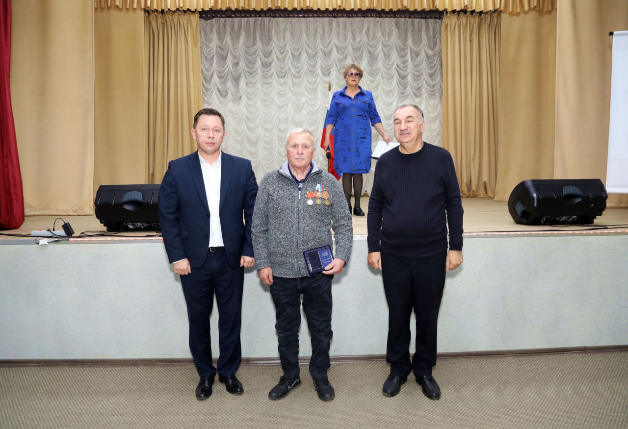 Медали «Отец солдата» вручены в Ленинском районе Медали «Отец солдата» вручены в Ленинском районе