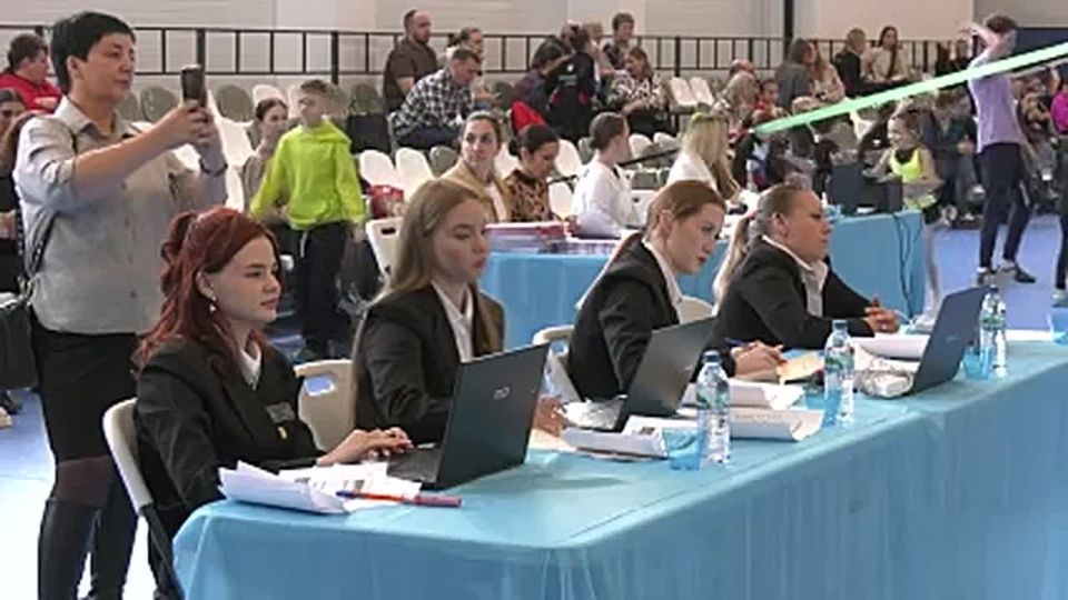 В ЕАО прошел кубок автономии по пилонному спорту и воздушной гимнастике