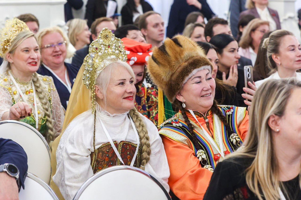 Мария Костюк: «Чувствовать себя одним целым с Родиной» Мария Костюк: «Чувствовать себя одним целым с Родиной»