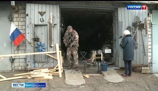 Биробиджанец Леонид Муха в своем гараже создал мастерскую для помощи бойцам СВО