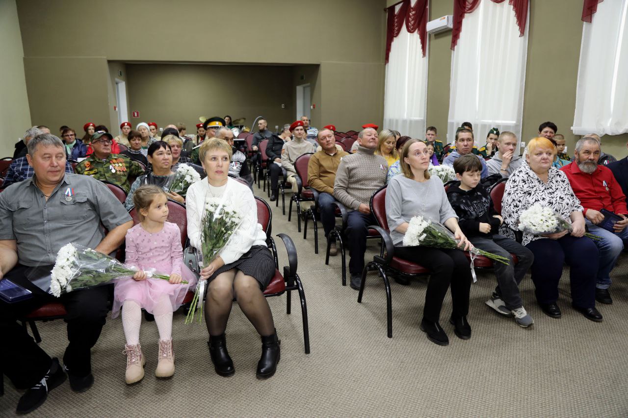 В с. Биджан состоялась церемония вручения медали «Отец солдата» В с. Биджан состоялась церемония вручения медали «Отец солдата»