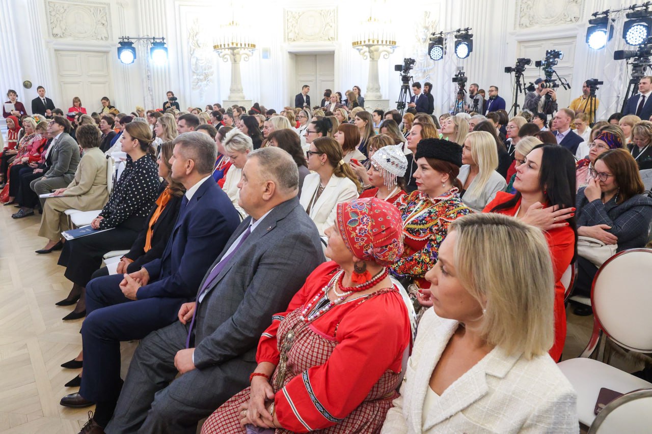 Мария Костюк: «Чувствовать себя одним целым с Родиной» Мария Костюк: «Чувствовать себя одним целым с Родиной»