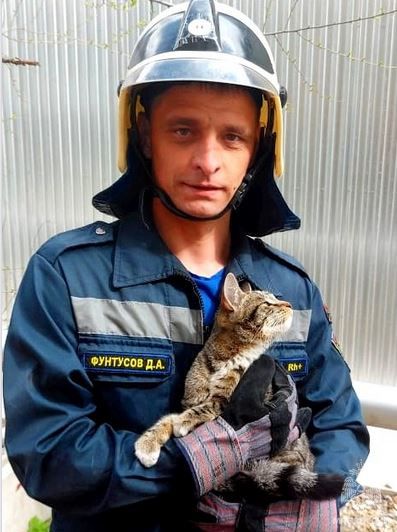 Денис Фунтусов и спасённый из вентиляционной шахты Маркиз желают тебе хорошей и безопасной среды!