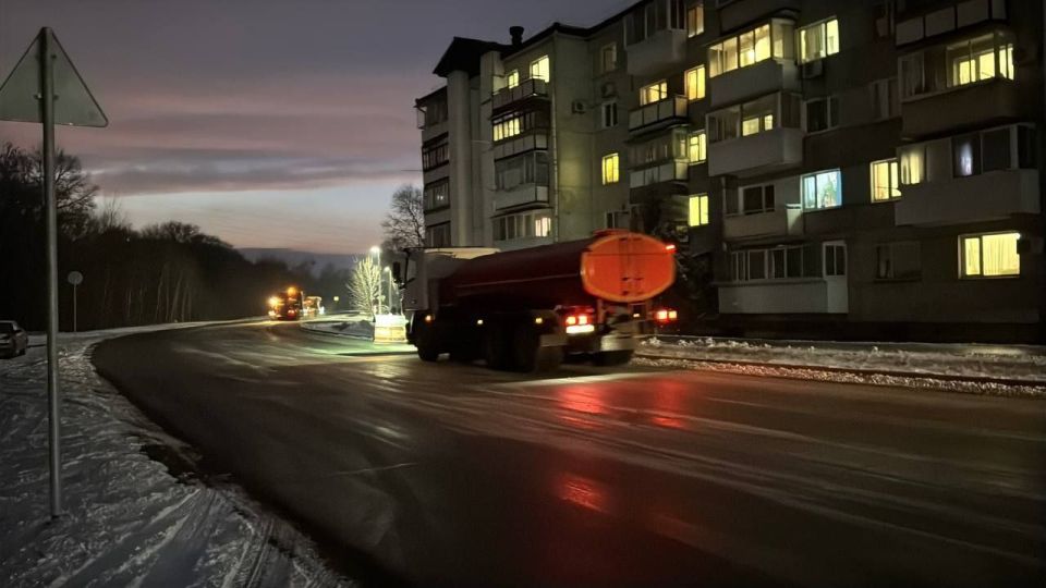 Коммунальные службы приводят в порядок автодороги Биробиджана