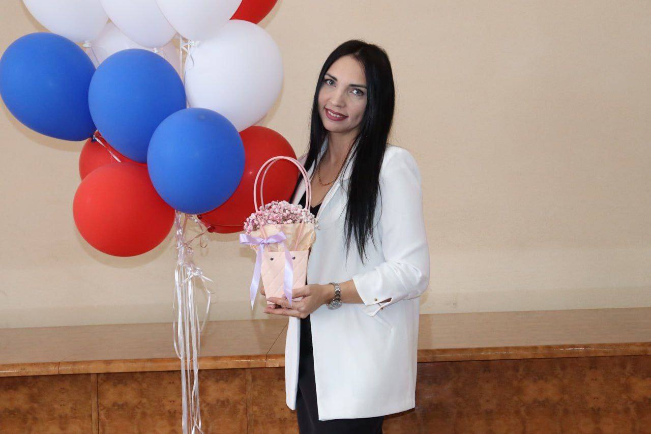 Сегодня свой День рождения отмечает член избирательной комиссии Еврейской автономной области с правом решающего голоса Бородина Анна Сергеевна