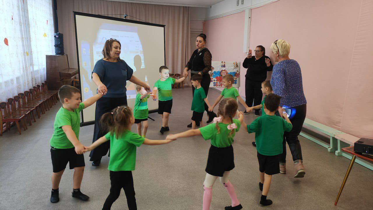 Председатели территориальных избирательных комиссий участвуют в праздничных мероприятиях, посвященных Дню народного единства Председатели территориальных избирательных комиссий участвуют в праздничных мероприятиях, посвященных Дню народного единства