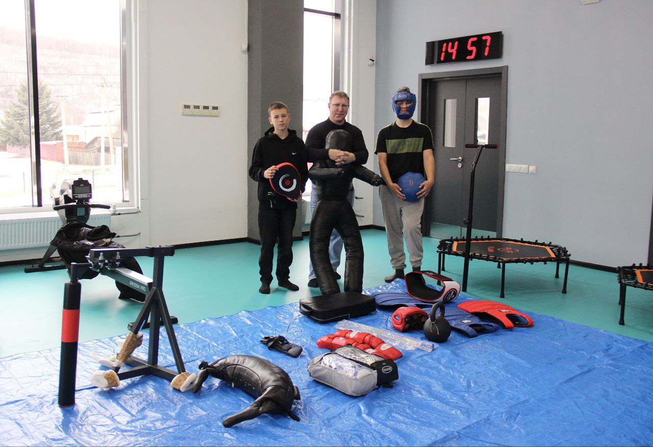 Новый спортивный инвентарь вручили тренерам Облученского района Новый спортивный инвентарь вручили тренерам Облученского района