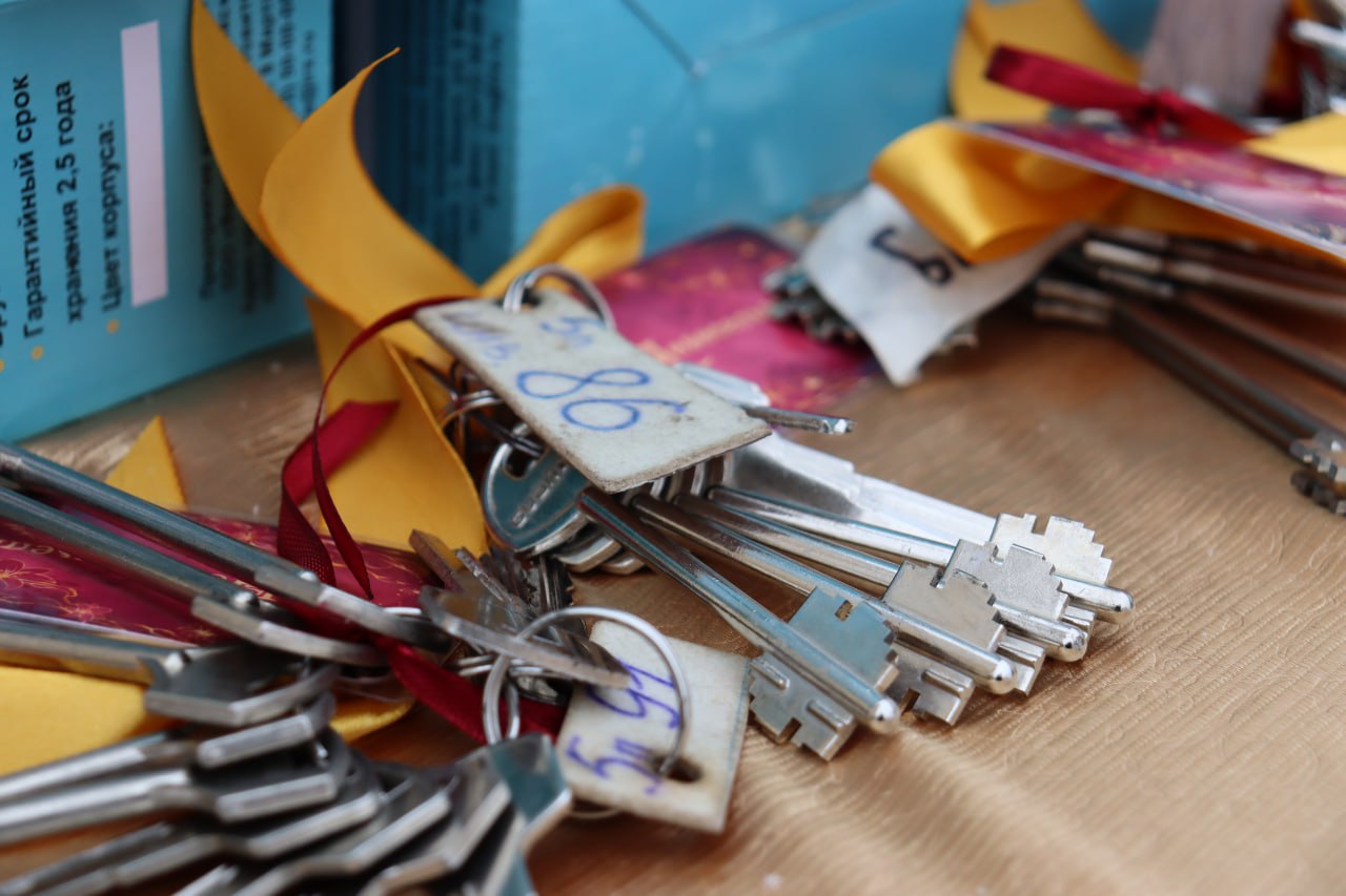 Новые ключи от квартир получили жители Облучья Новые ключи от квартир получили жители Облучья