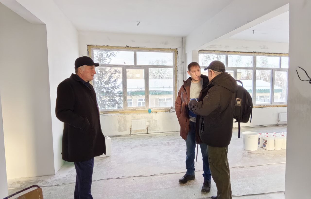 В биробиджанском лицее № 23 продолжаются ремонтные работы В биробиджанском лицее № 23 продолжаются ремонтные работы