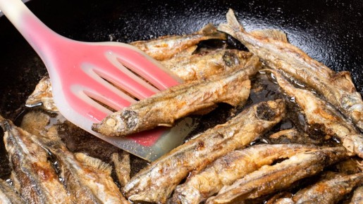 Забудьте о сложных маринадах: вот как сделать жареную мойву еще вкуснее