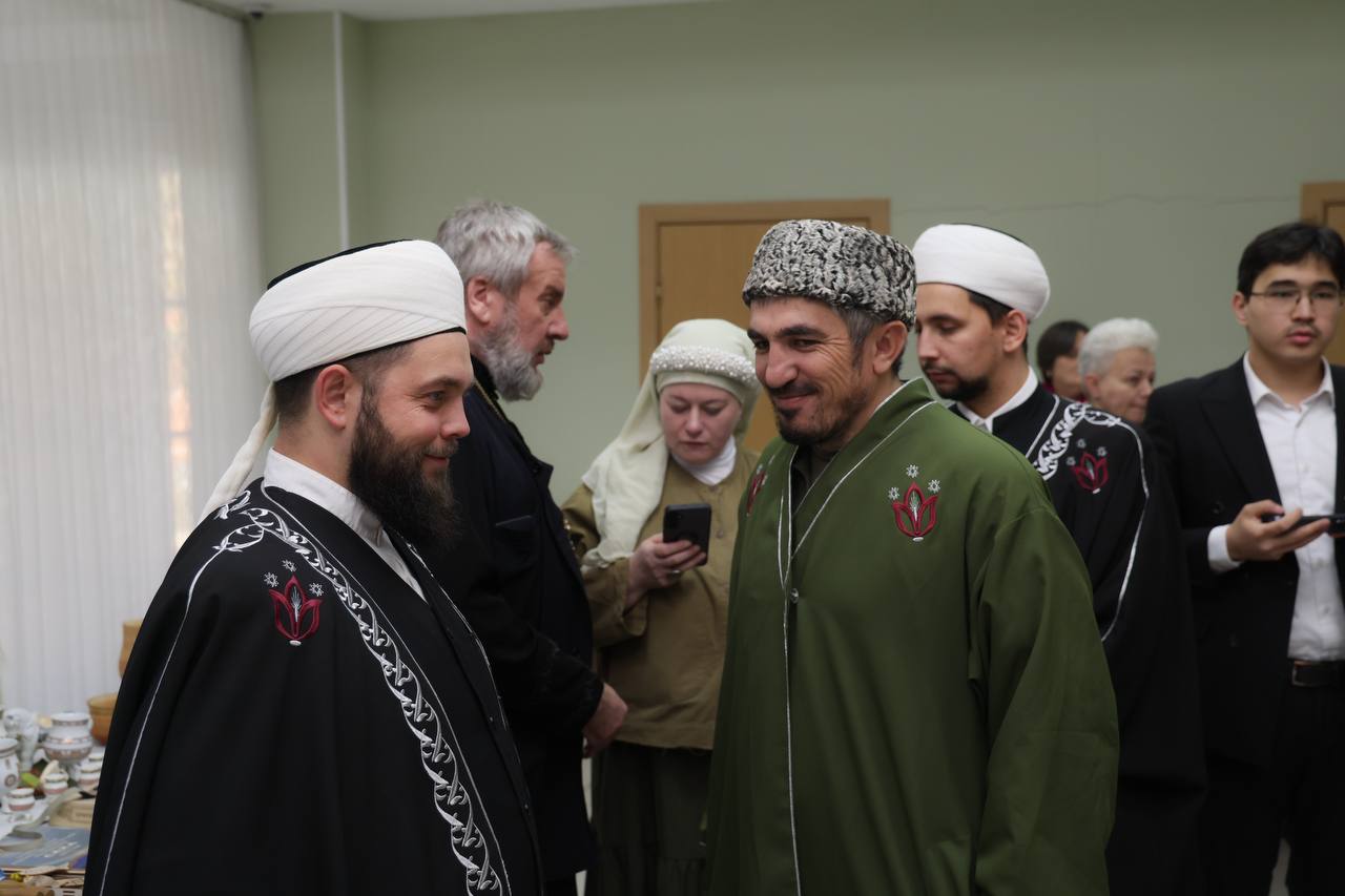 Над проблемой защиты традиционных российских духовно-нравственных ценностей работают участники форума «Территория согласия» в ЕАО Над проблемой защиты традиционных российских духовно-нравственных ценностей работают участники форума «Территория согласия» в ЕАО