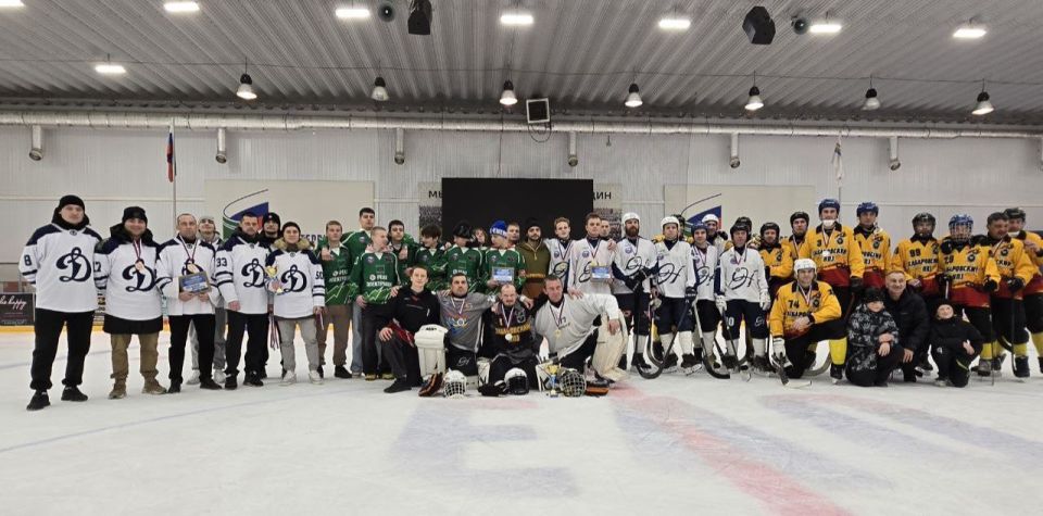 Команда «Динамо» завоевала бронзу в первенстве по хоккею с мячом