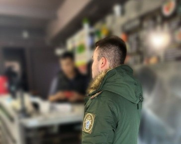 Не вставших на воинский учёт бывших мигрантов искали в торговых точках и на стройках в Биробиджане