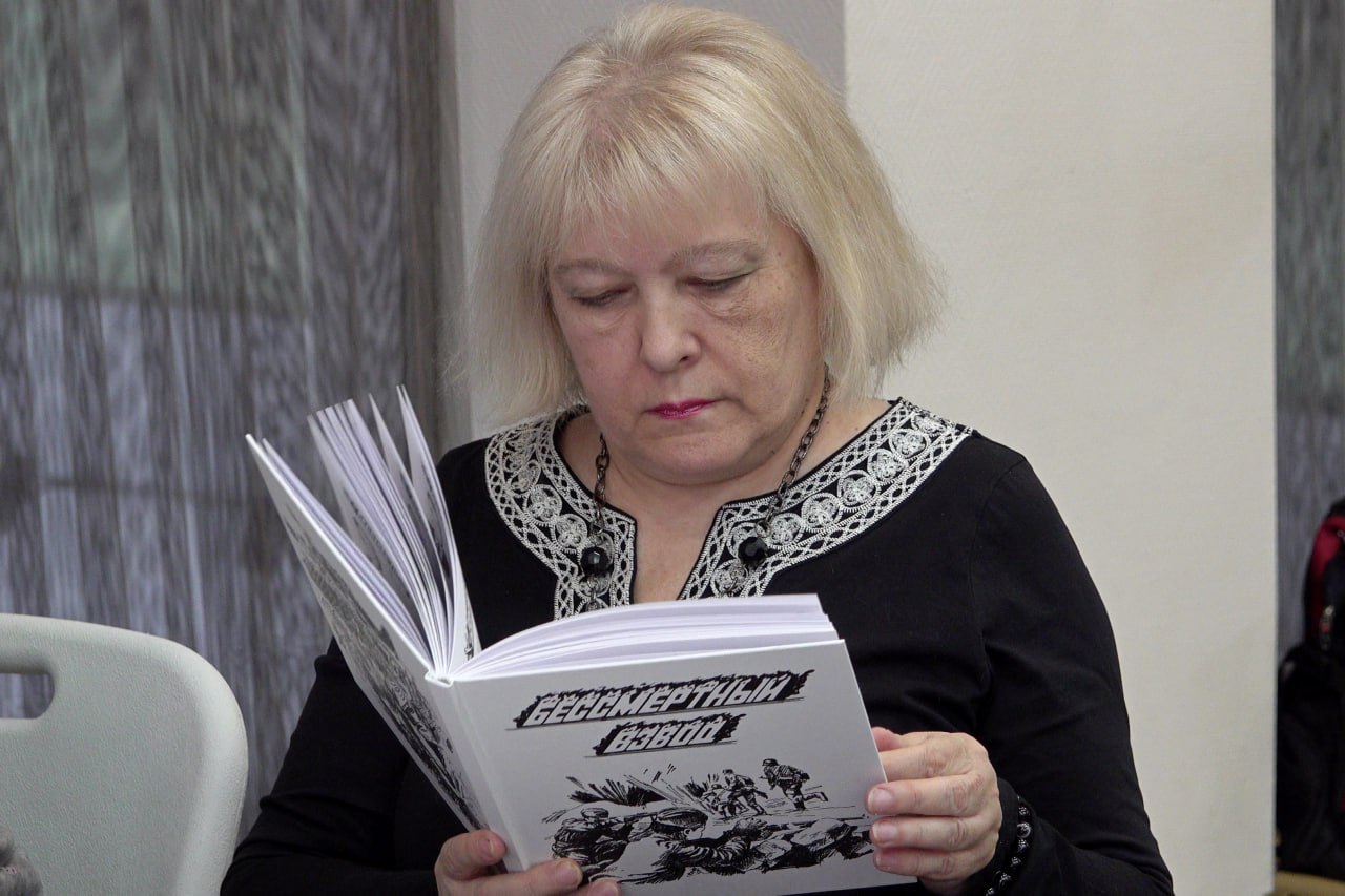 Книгу о поколении победителей представили на Дальневосточном этноконфессиональном форуме в ЕАО Книгу о поколении победителей представили на Дальневосточном этноконфессиональном форуме в ЕАО