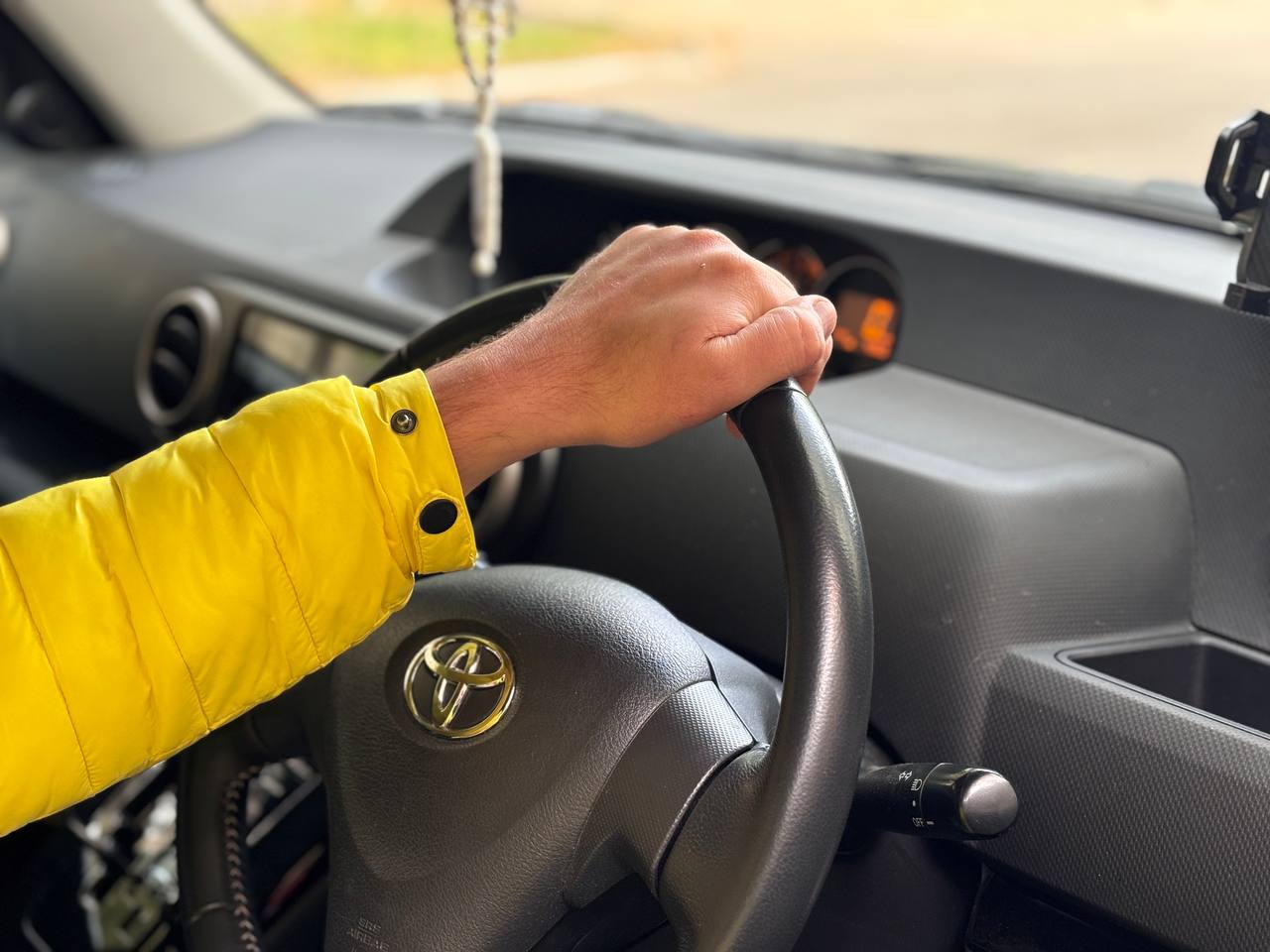 Несовершеннолетний биробиджанец решил покататься на чужом автомобиле и попал в ДТП