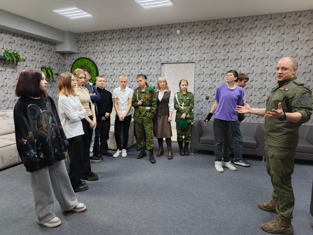 В Биробиджане состоялась специальная программа для детей военнослужащих в рамках форума «Территория согласия» В Биробиджане состоялась специальная программа для детей военнослужащих в рамках форума «Территория согласия»