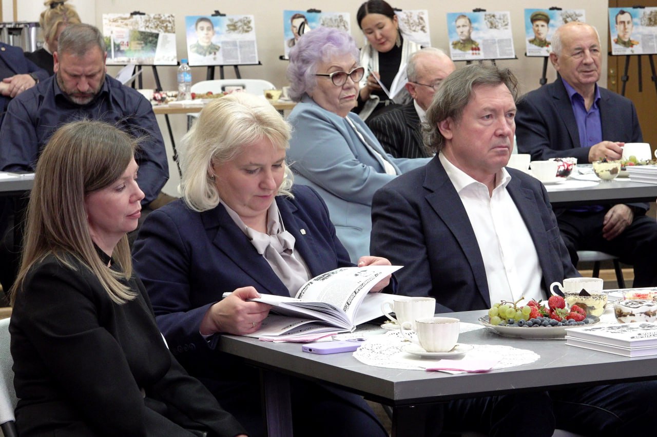 Книгу о поколении победителей представили на Дальневосточном этноконфессиональном форуме в ЕАО Книгу о поколении победителей представили на Дальневосточном этноконфессиональном форуме в ЕАО