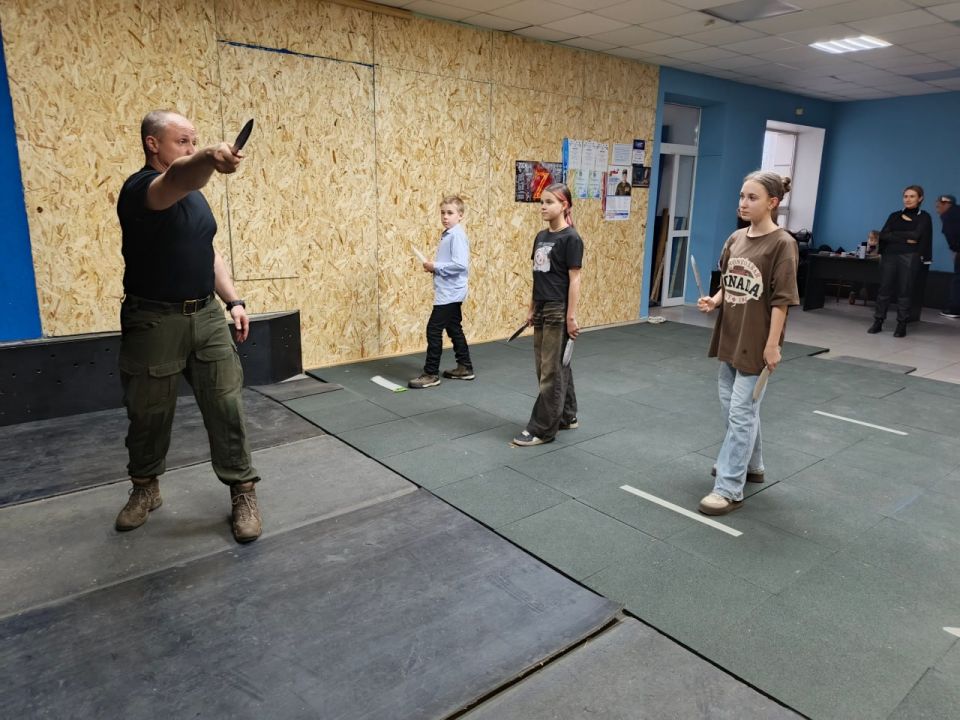 В Биробиджане состоялась специальная программа для детей военнослужащих в рамках форума «Территория согласия» В Биробиджане состоялась специальная программа для детей военнослужащих в рамках форума «Территория согласия»