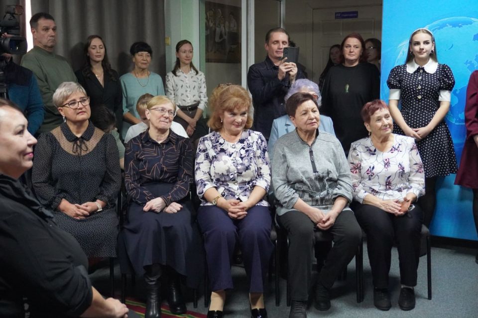 Председатель избирательной комиссии ЕАО поздравила коллектив ГТРК «Бира» с 35-летием телевидения и 90-летием радио! Председатель избирательной комиссии ЕАО поздравила коллектив ГТРК «Бира» с 35-летием телевидения и 90-летием радио!