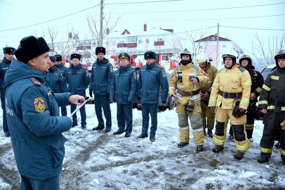 Спасение на высоте отработали сотрудники МЧС в Биробиджане Спасение на высоте отработали сотрудники МЧС в Биробиджане