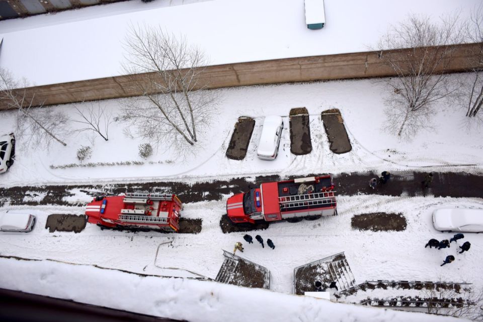 Спасение на высоте отработали сотрудники МЧС в Биробиджане Спасение на высоте отработали сотрудники МЧС в Биробиджане