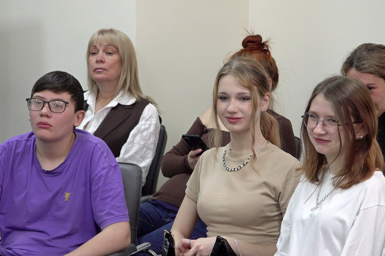 Школьники провели день с ветеранами боевых действий в ЕАО Школьники провели день с ветеранами боевых действий в ЕАО