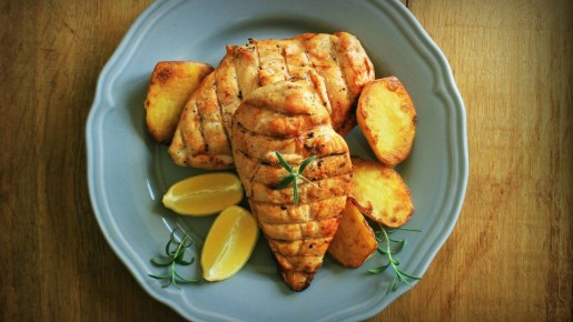 Пересушить не получится: секрет приготовления сочной куриной грудки оказался прост
