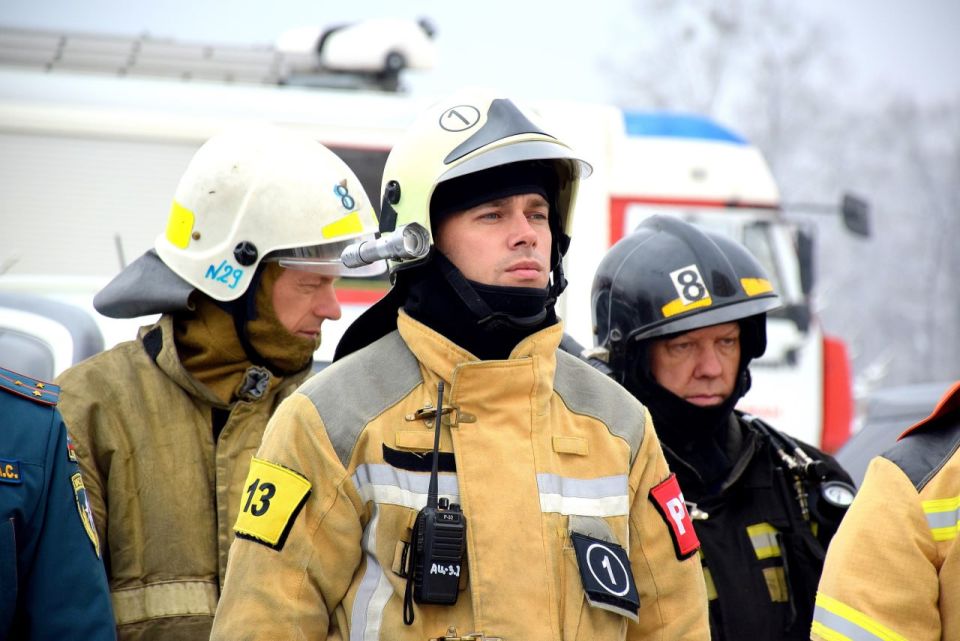 Спасение на высоте отработали сотрудники МЧС в Биробиджане Спасение на высоте отработали сотрудники МЧС в Биробиджане