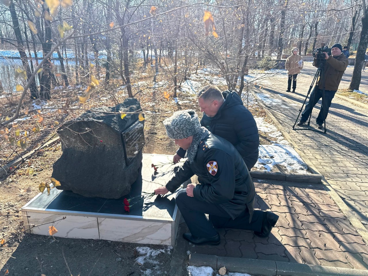 Торжественный митинг к 32-летию специального отряда ОМОН «Мизрэх» прошел в Биробиджане Торжественный митинг к 32-летию специального отряда ОМОН «Мизрэх» прошел в Биробиджане