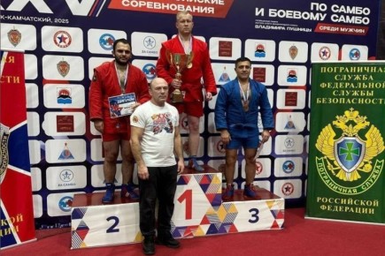 Две медали привез спортсмен из ЕАО со Всероссийских соревнований по самбо