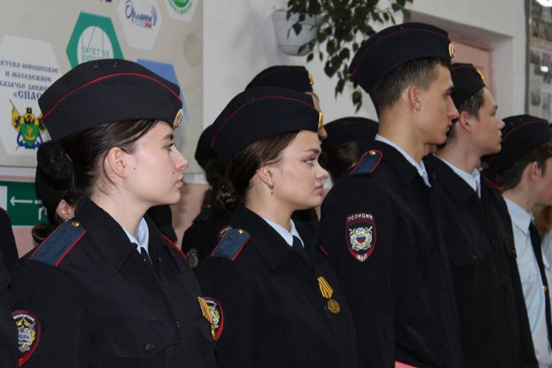 В ЕАО учащиеся правоохранительных классов приняли торжественную присягу В ЕАО учащиеся правоохранительных классов приняли торжественную присягу