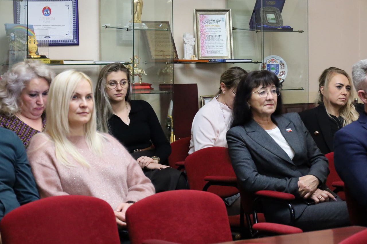 Итоги прямой линии с губернатором ЕАО Марией Костюк: транспортная система Биробиджана будет улучшена, а вопрос моста в Кирпичиках обсудят с населением Итоги прямой линии с губернатором ЕАО Марией Костюк: транспортная система Биробиджана будет улучшена, а вопрос моста в Кирпичиках обсудят с населением