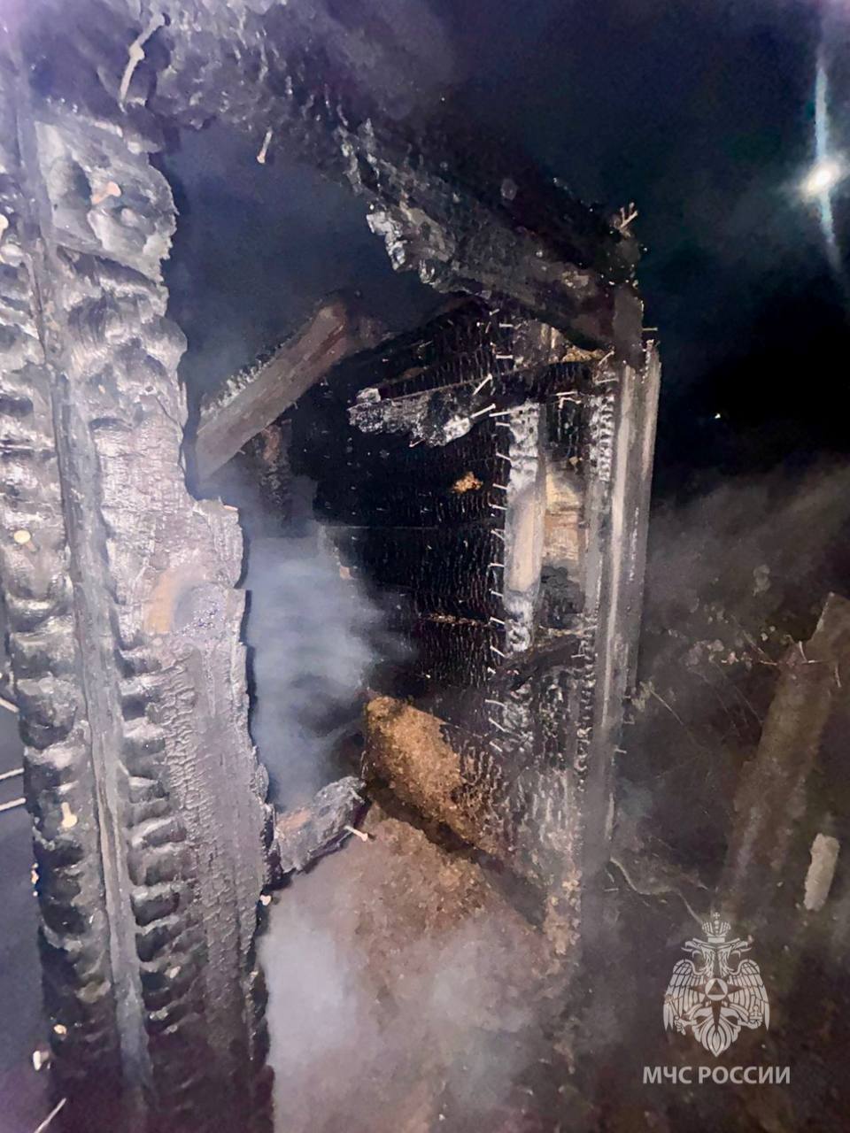 Подросток чуть не сжег чужой сарай в Будукане Подросток чуть не сжег чужой сарай в Будукане