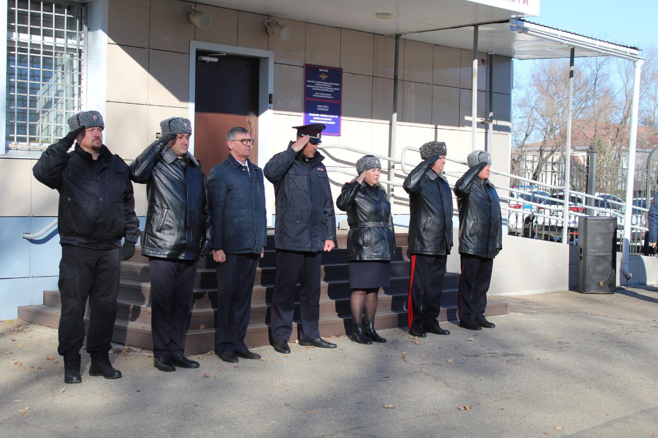 В Еврейской автономной области почтили память сотрудников органов внутренних дел, погибших при исполнении служебного долга
